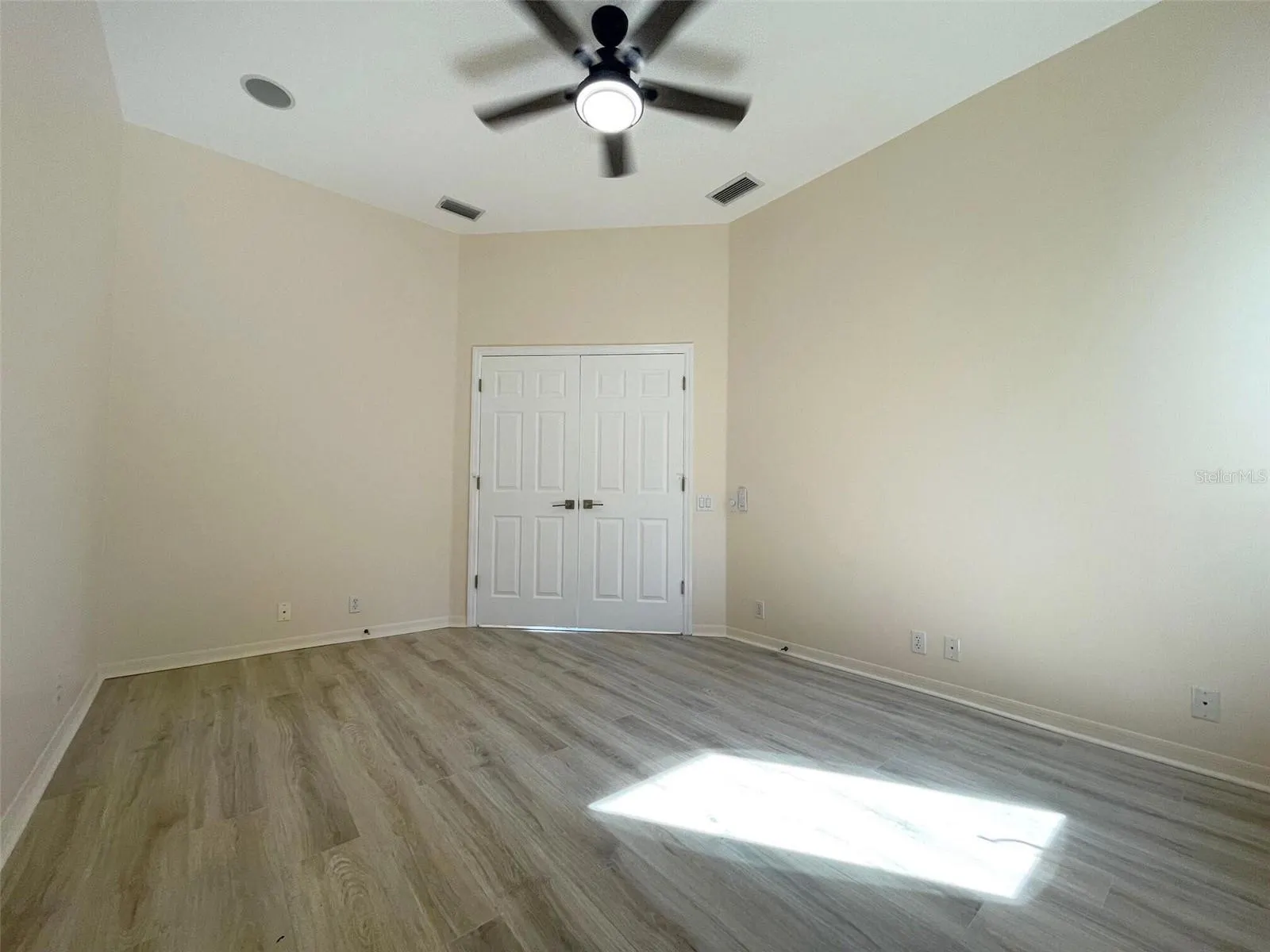 8515 53RD PL E