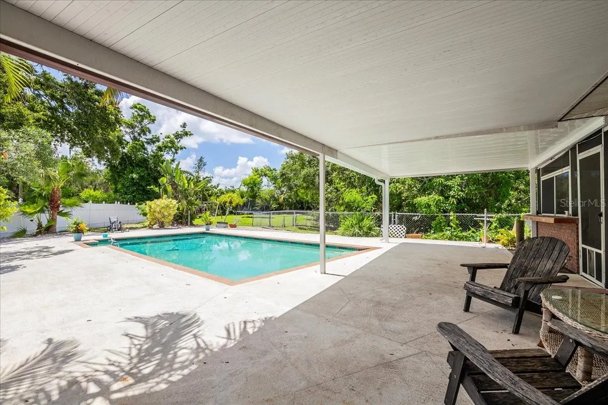 1302 GEORGETOWNE CIR