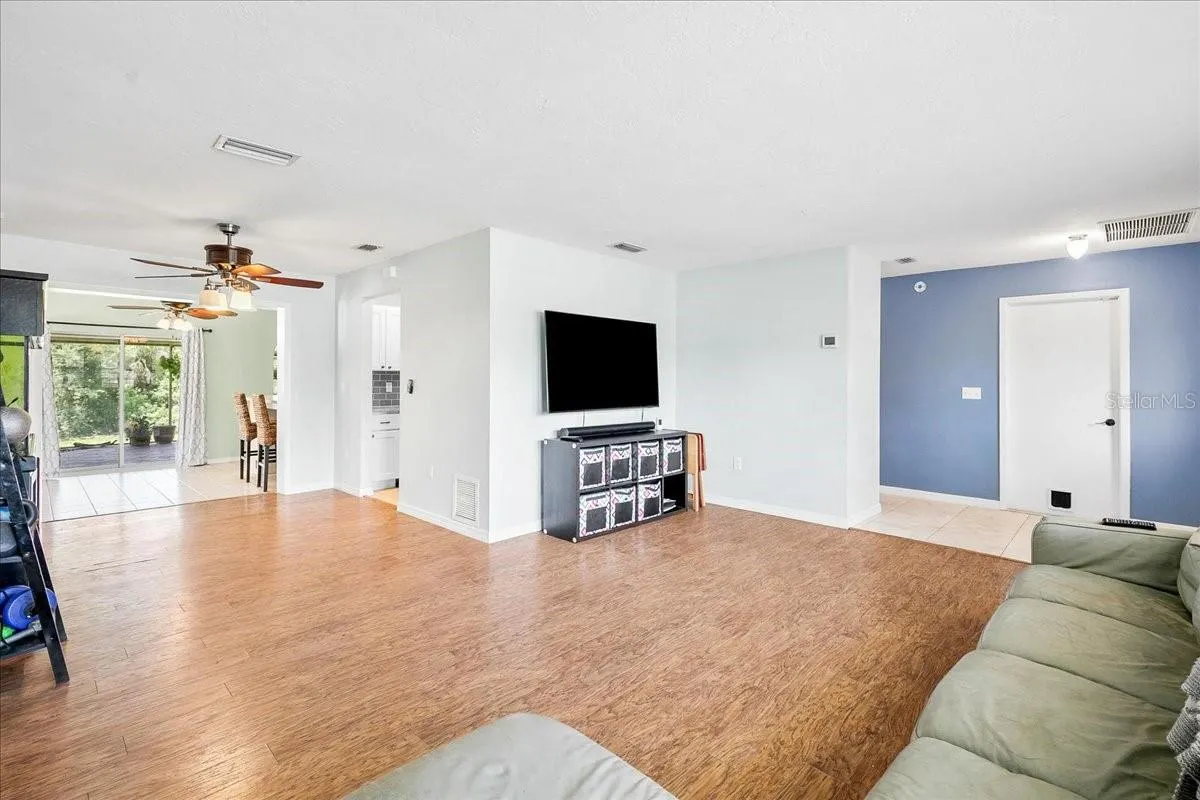 1302 GEORGETOWNE CIR