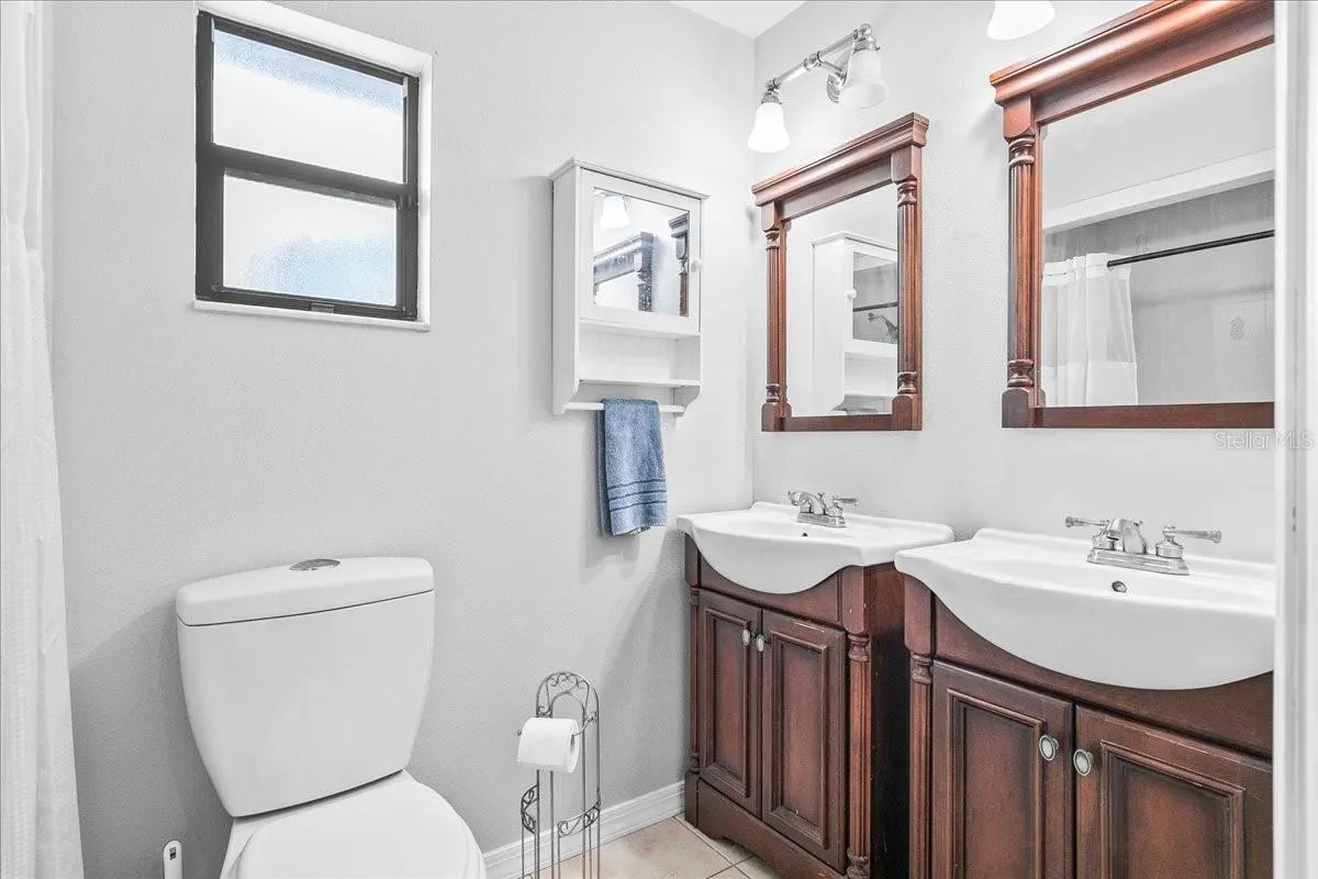 1302 GEORGETOWNE CIR