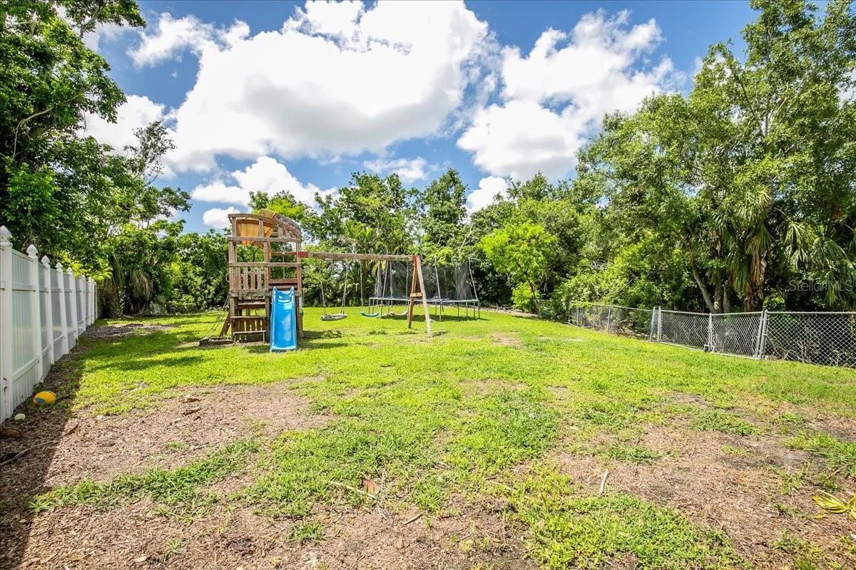 1302 GEORGETOWNE CIR