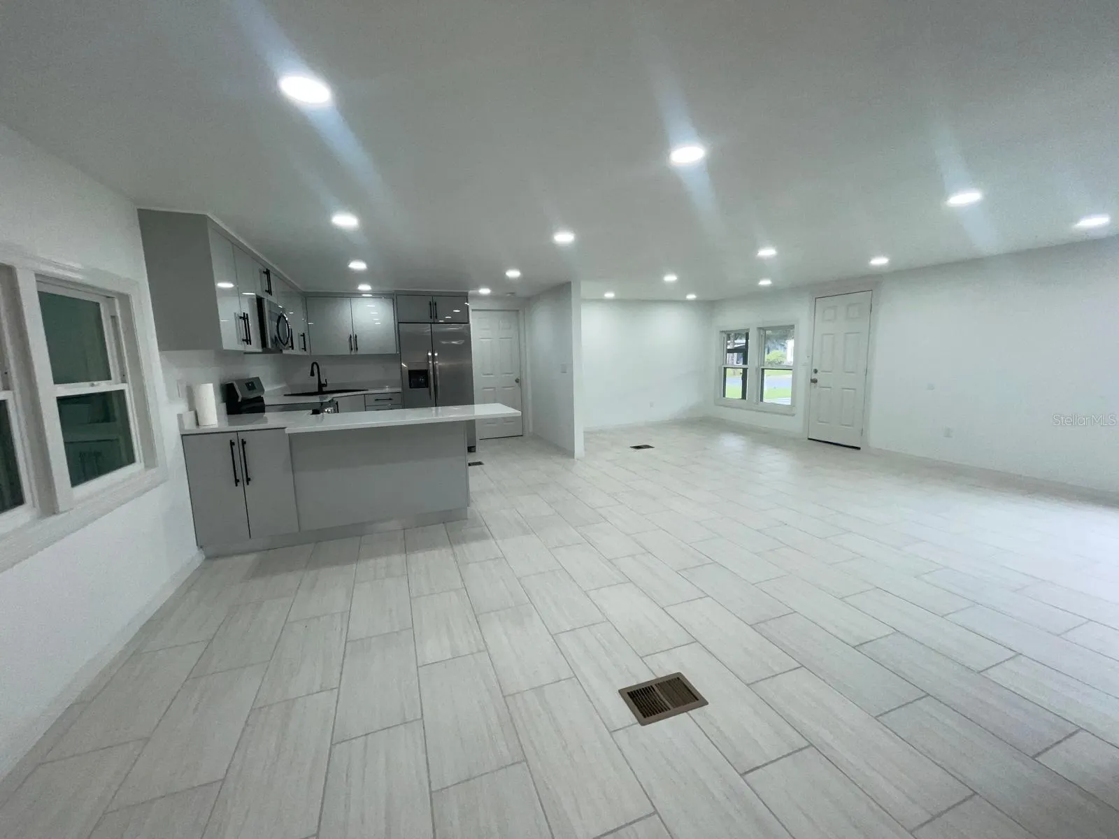 5024 MARINA DR
