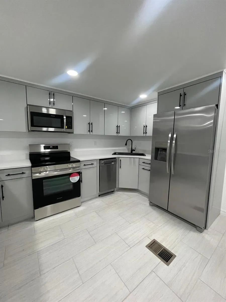 5024 MARINA DR