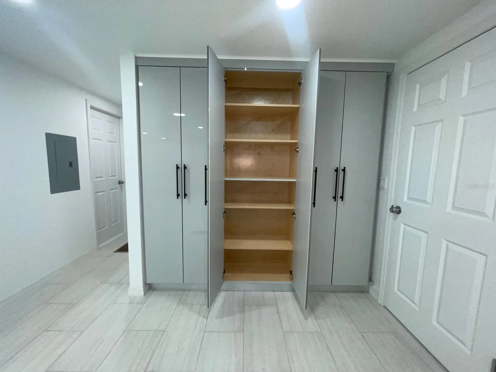 5024 MARINA DR
