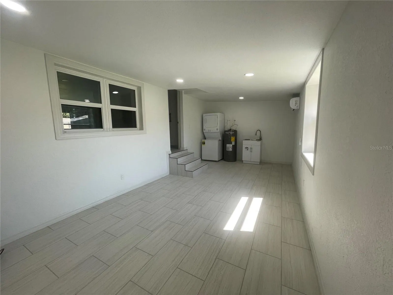 5024 MARINA DR