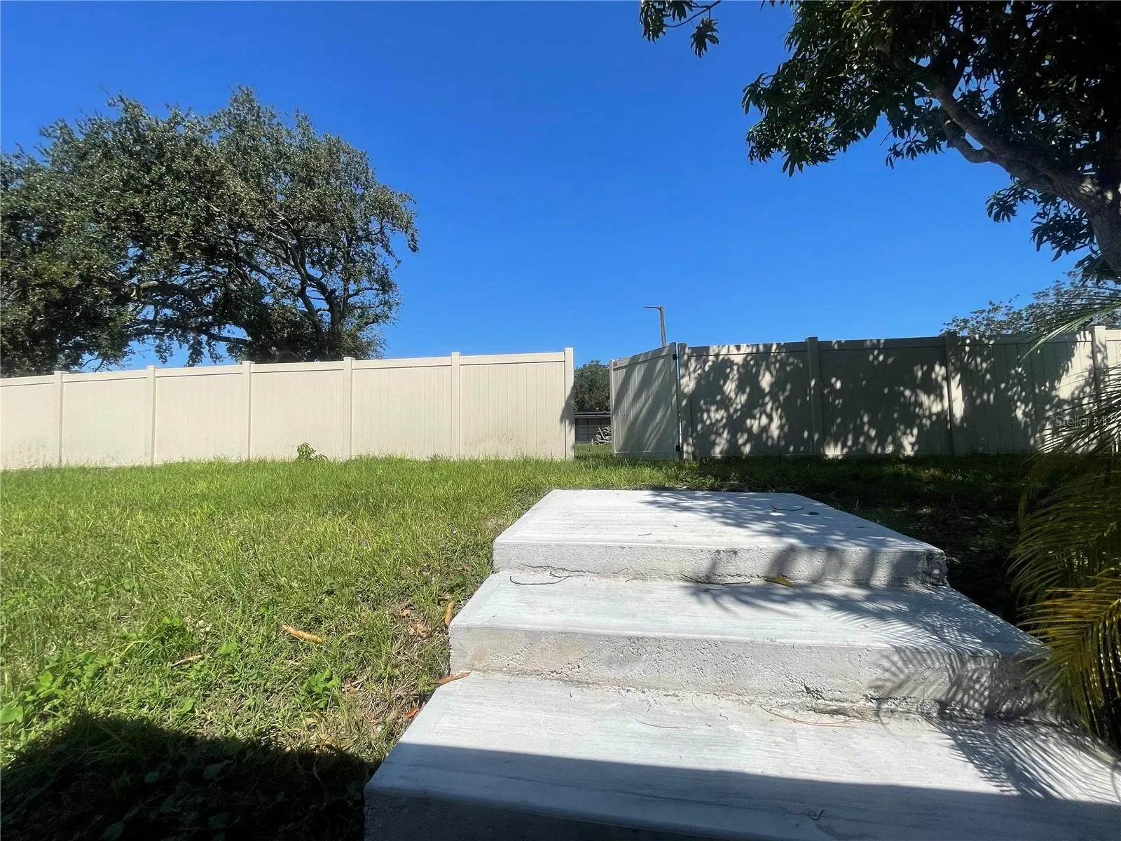 5024 MARINA DR
