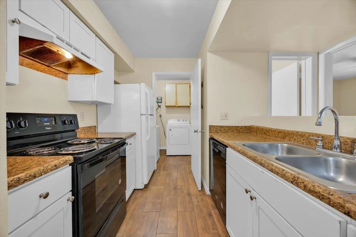 3012 PARKWAY BLVD #301, #301