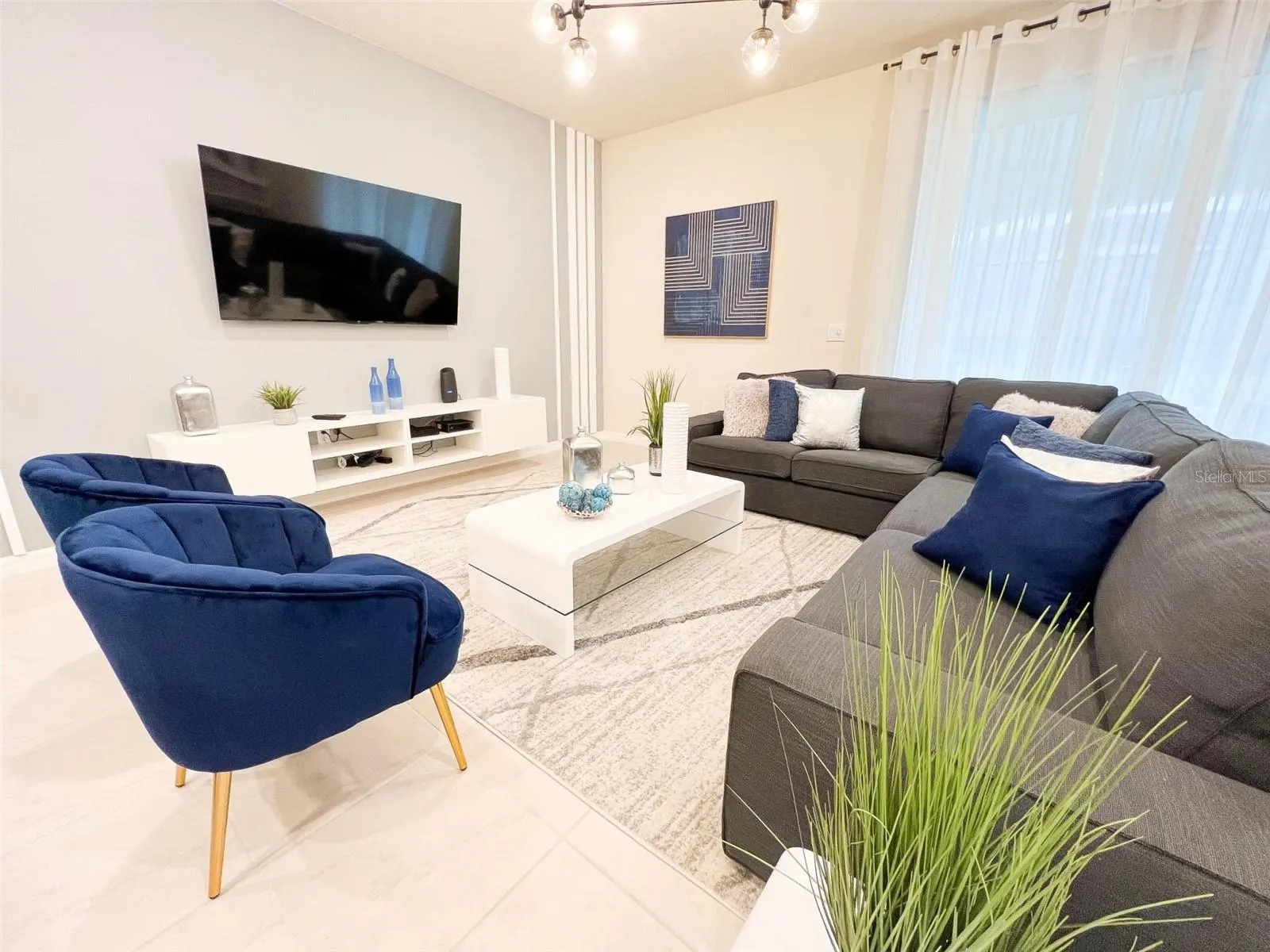 3633 LILY LN
