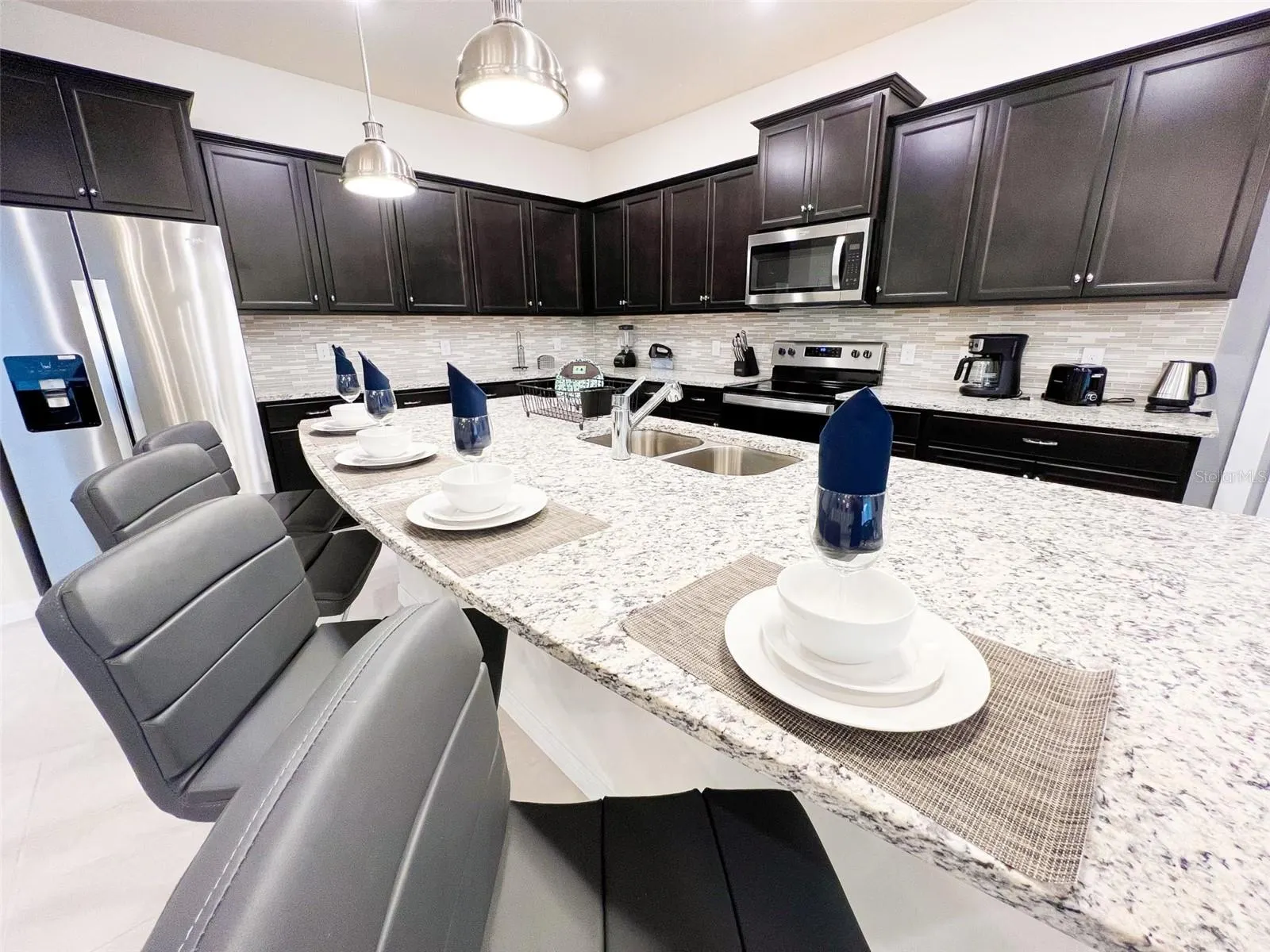 3633 LILY LN
