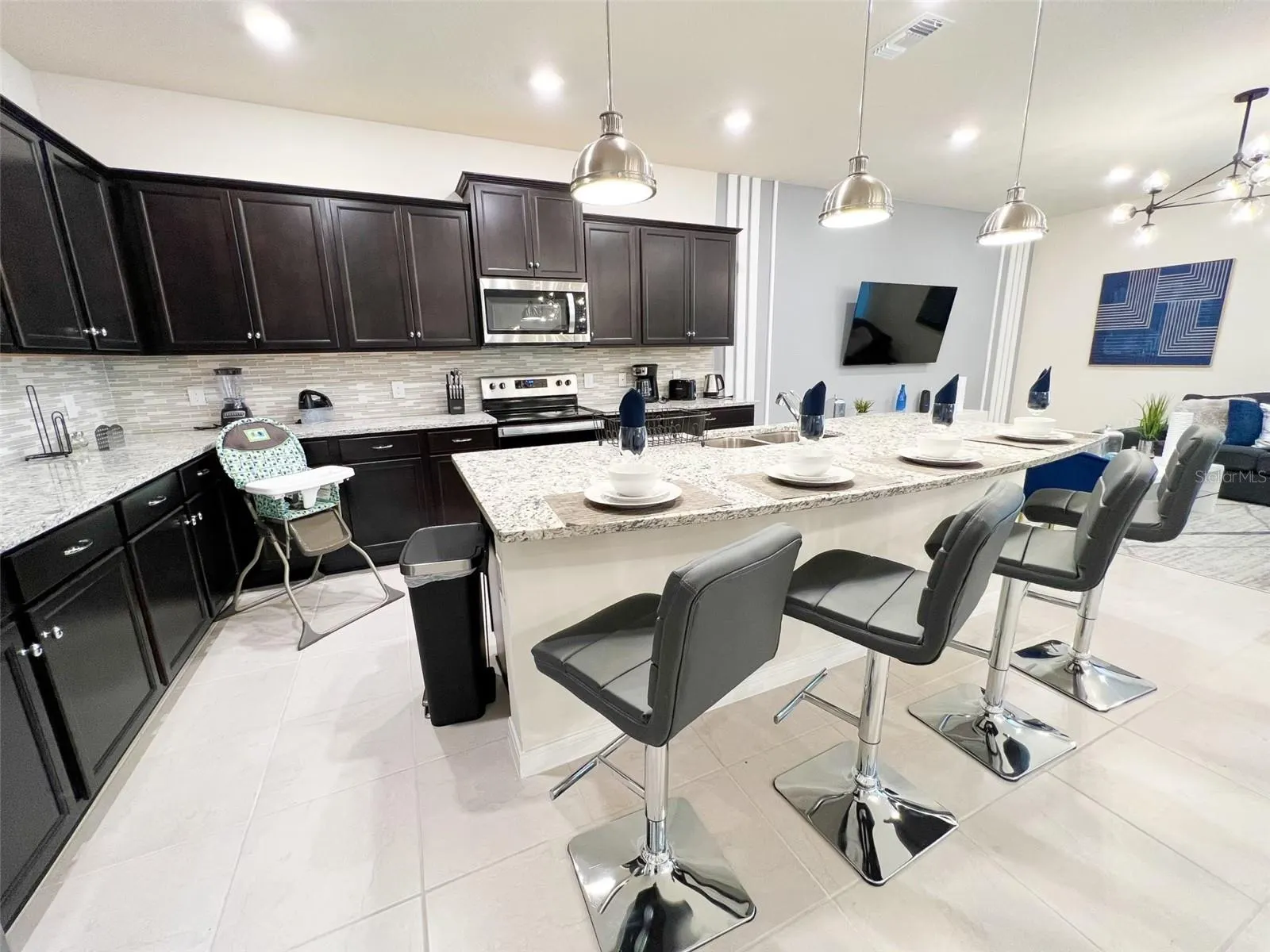 3633 LILY LN