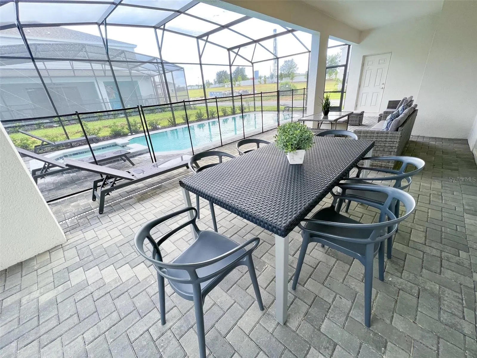 3633 LILY LN