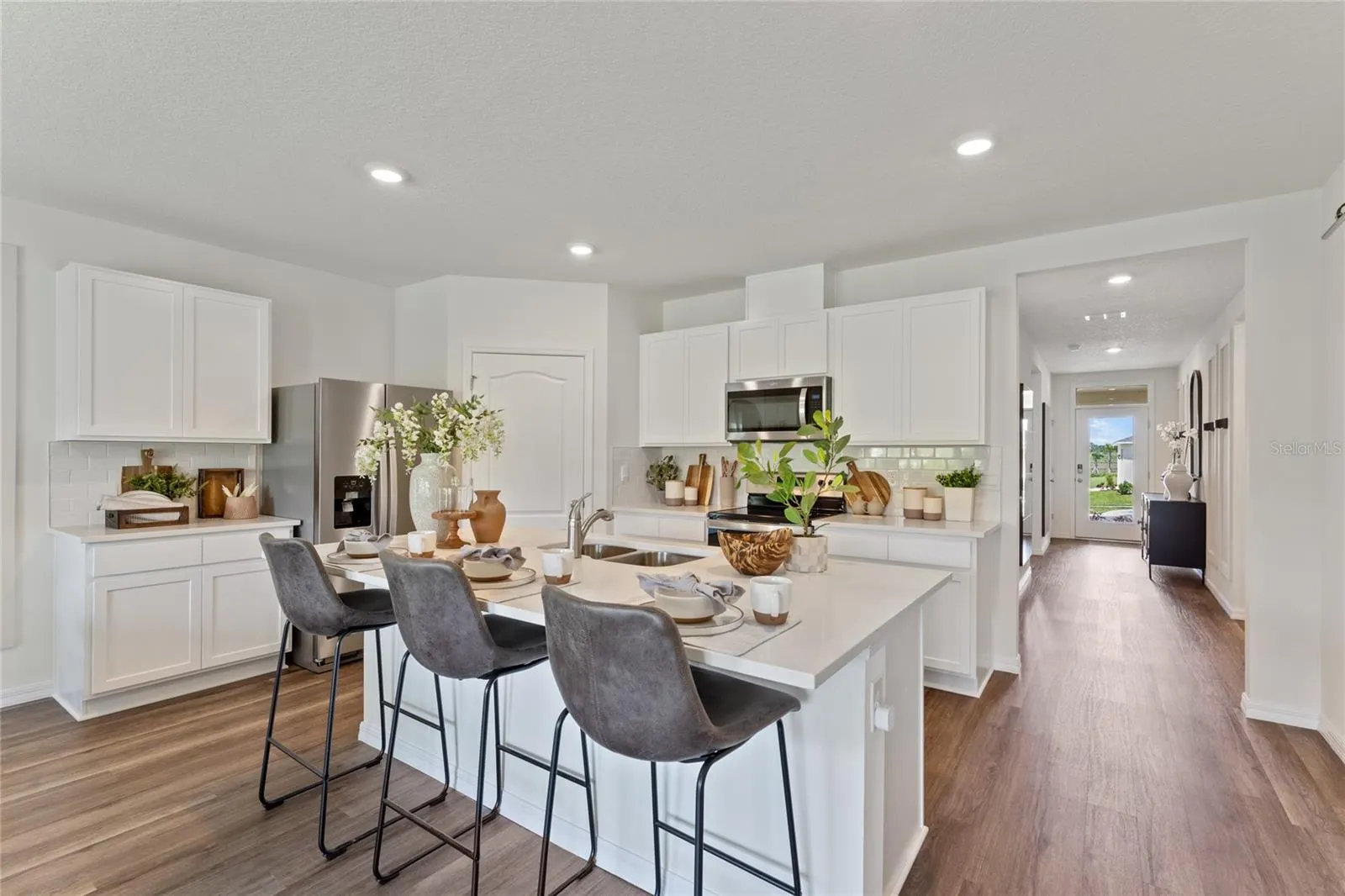 1954 WALNUT CREEK DR