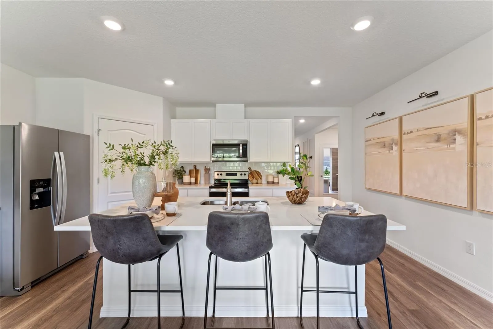 1954 WALNUT CREEK DR