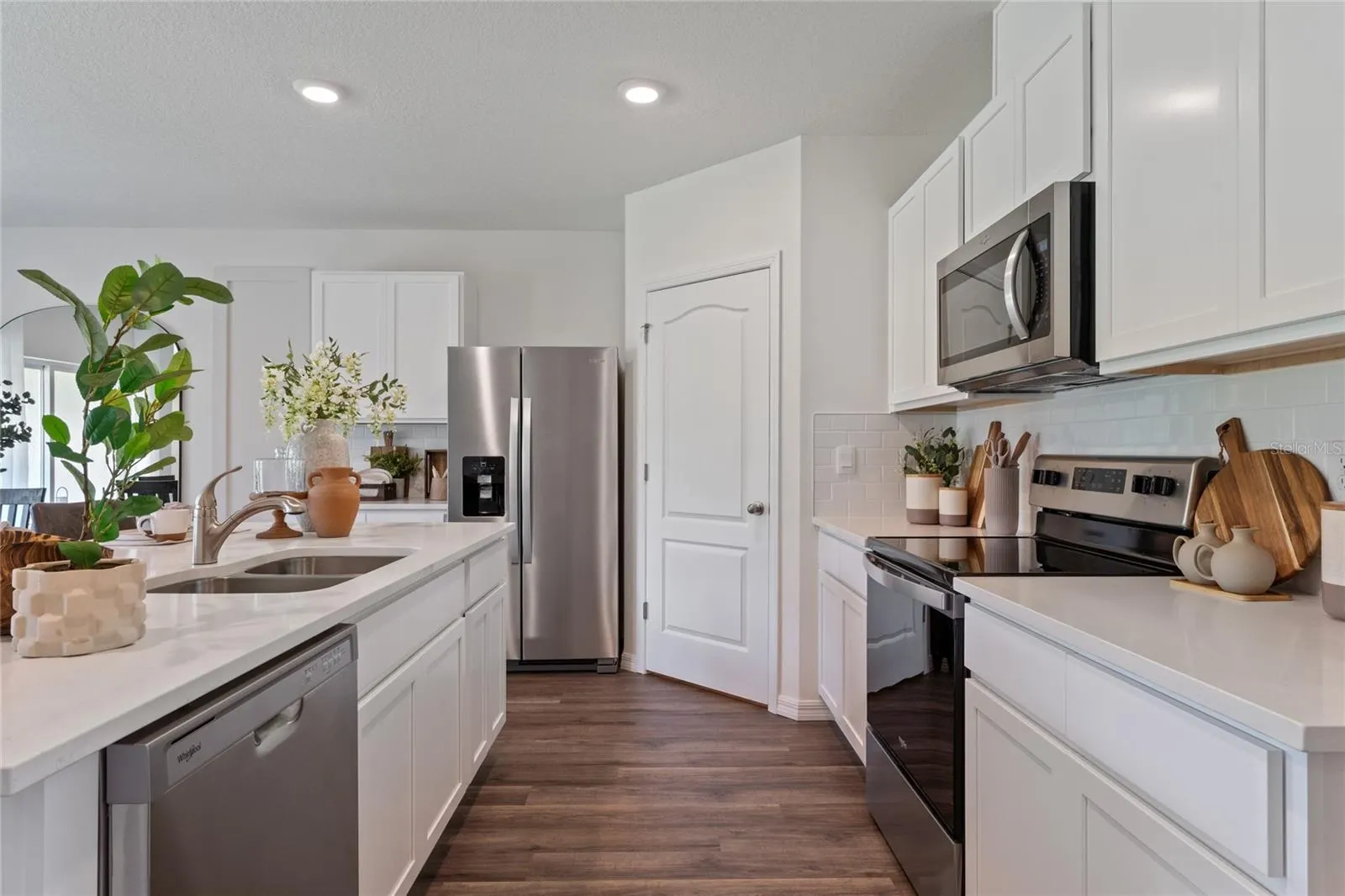 1954 WALNUT CREEK DR