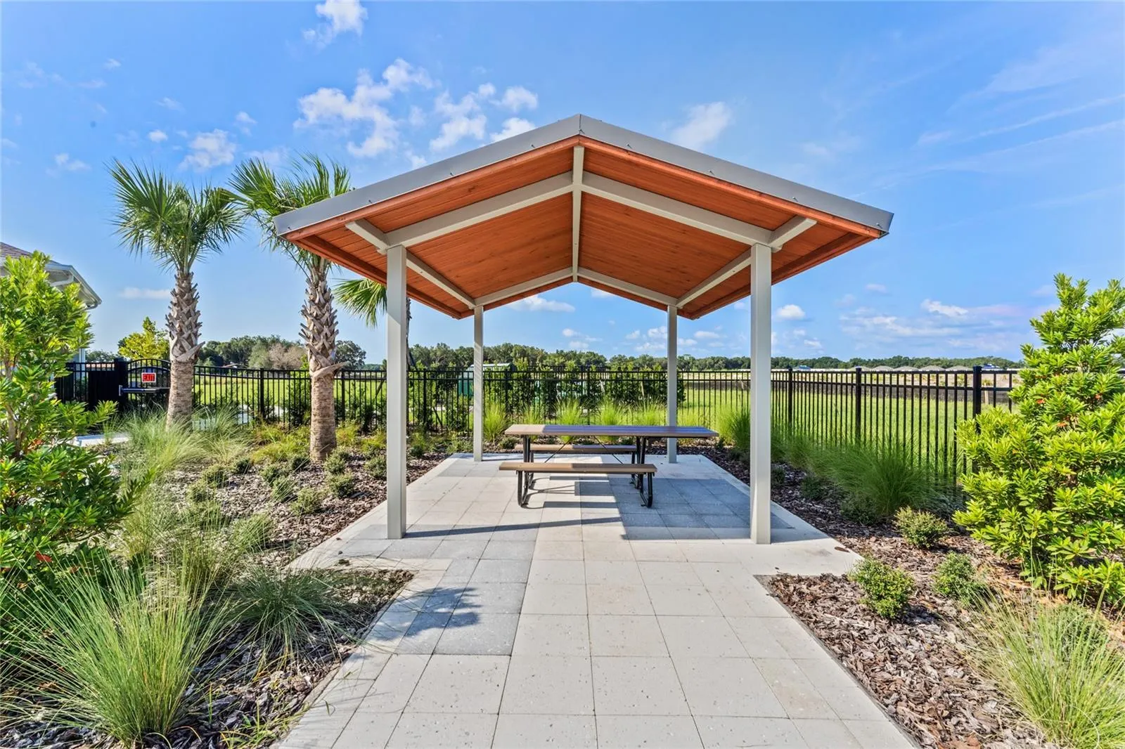 1954 WALNUT CREEK DR