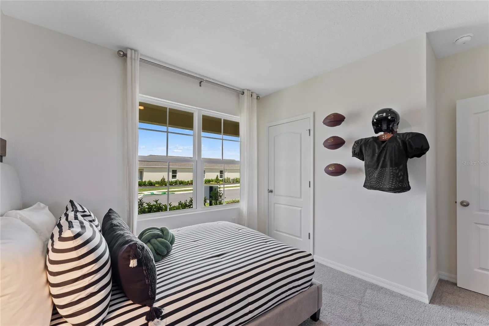 1954 WALNUT CREEK DR