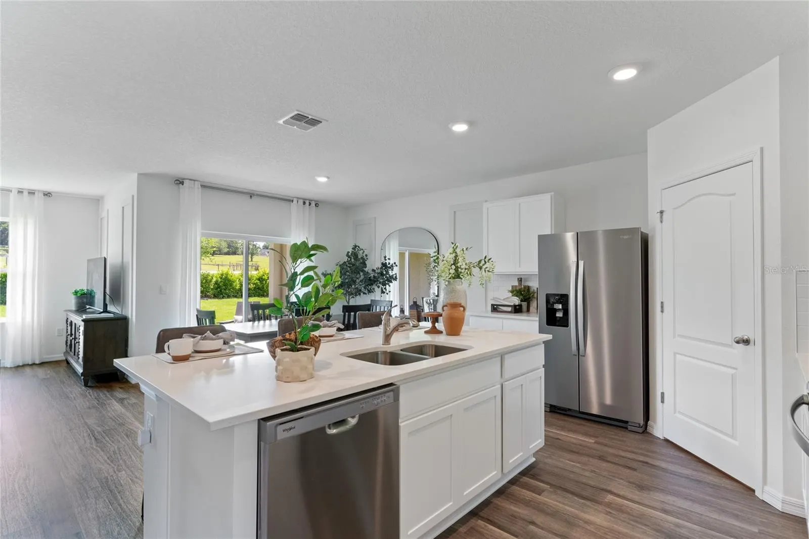 1954 WALNUT CREEK DR