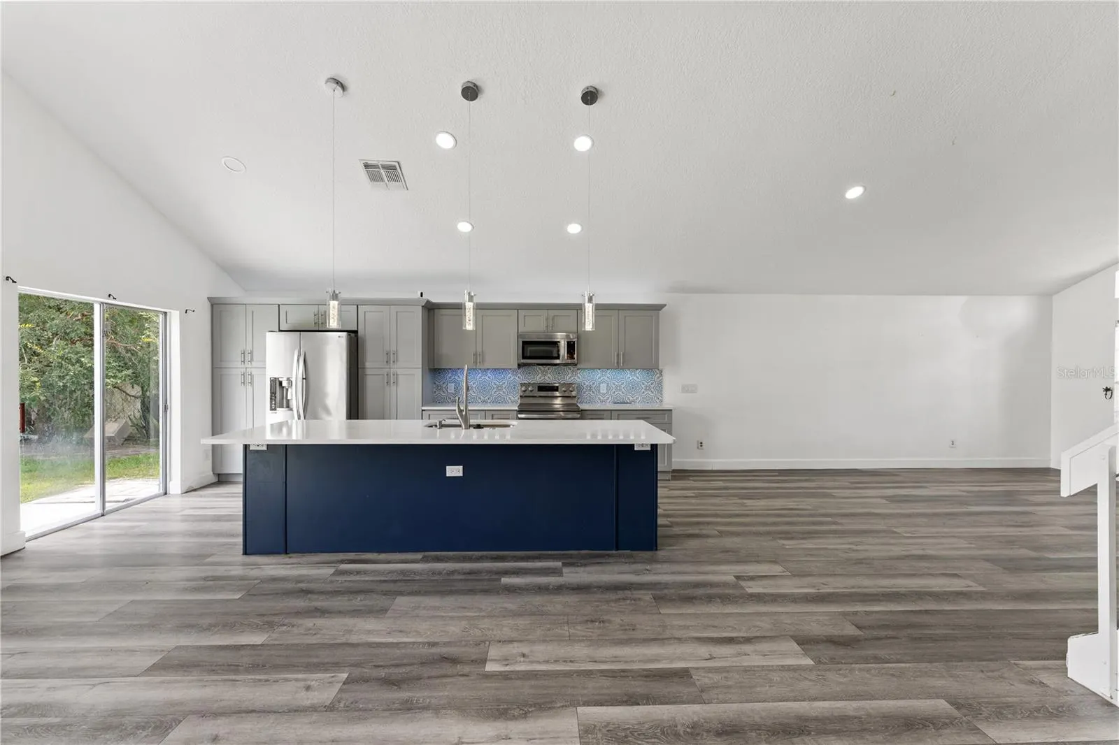 2207 WYNDAM WAY