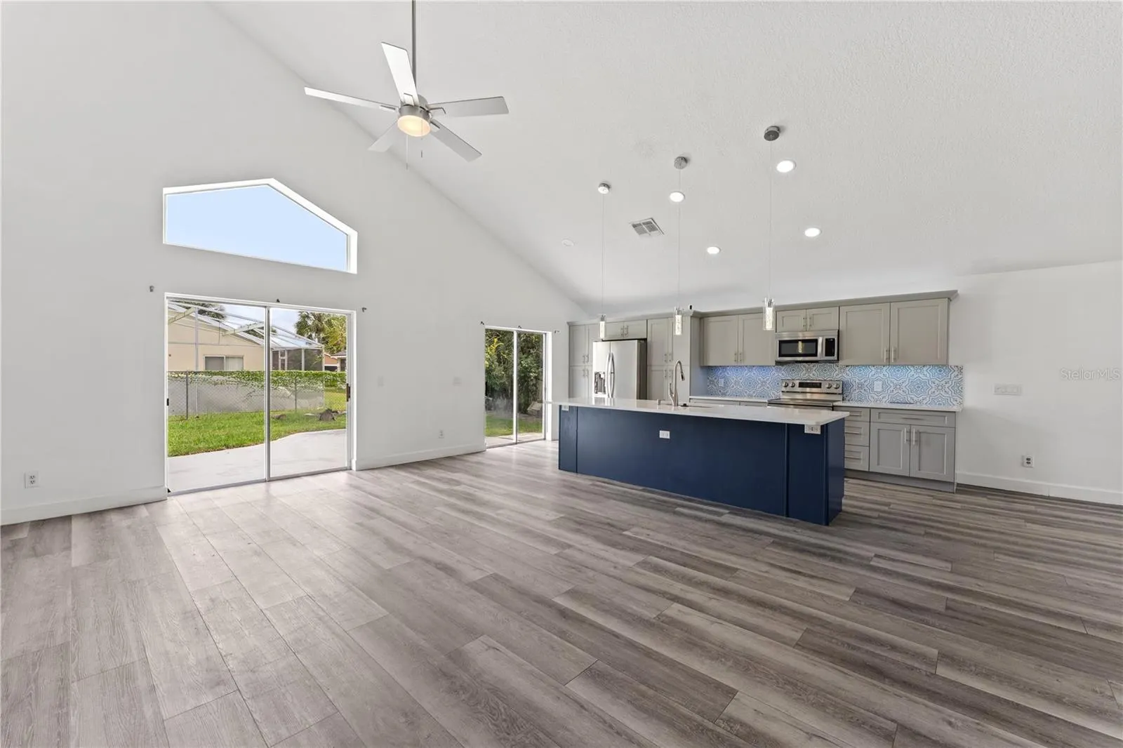2207 WYNDAM WAY