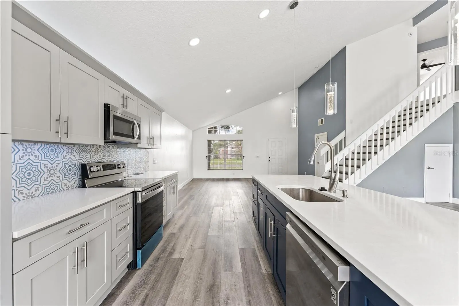 2207 WYNDAM WAY