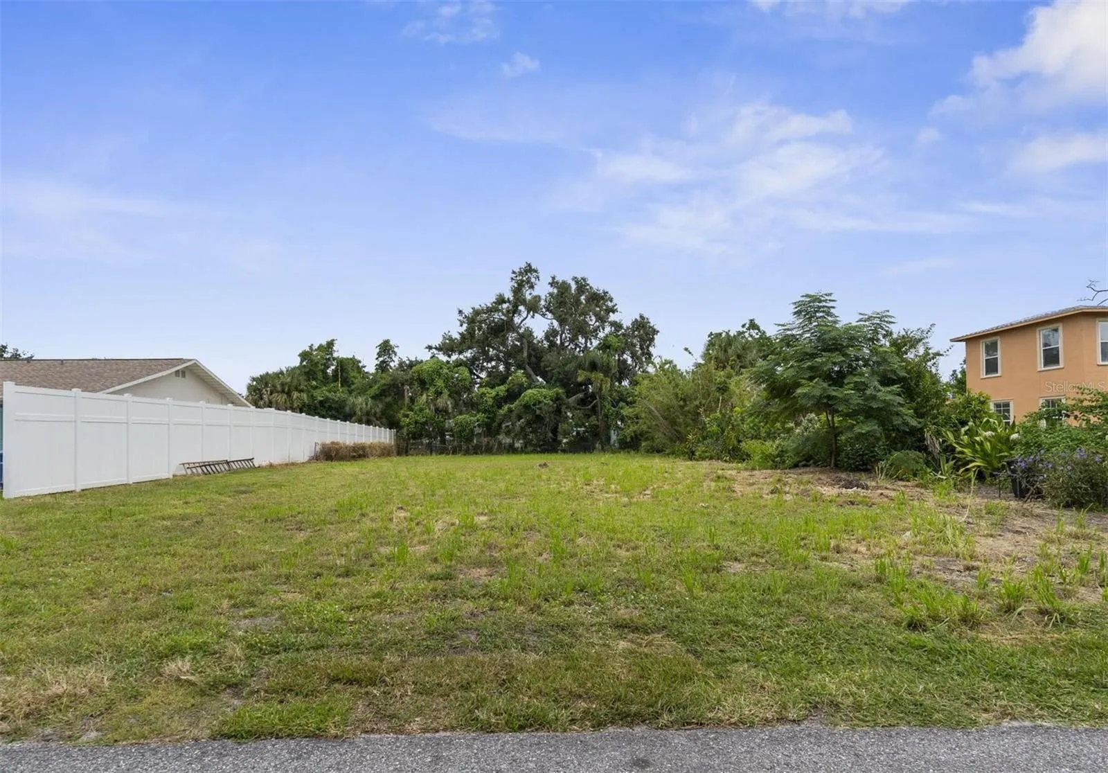 216 PAVONIA RD