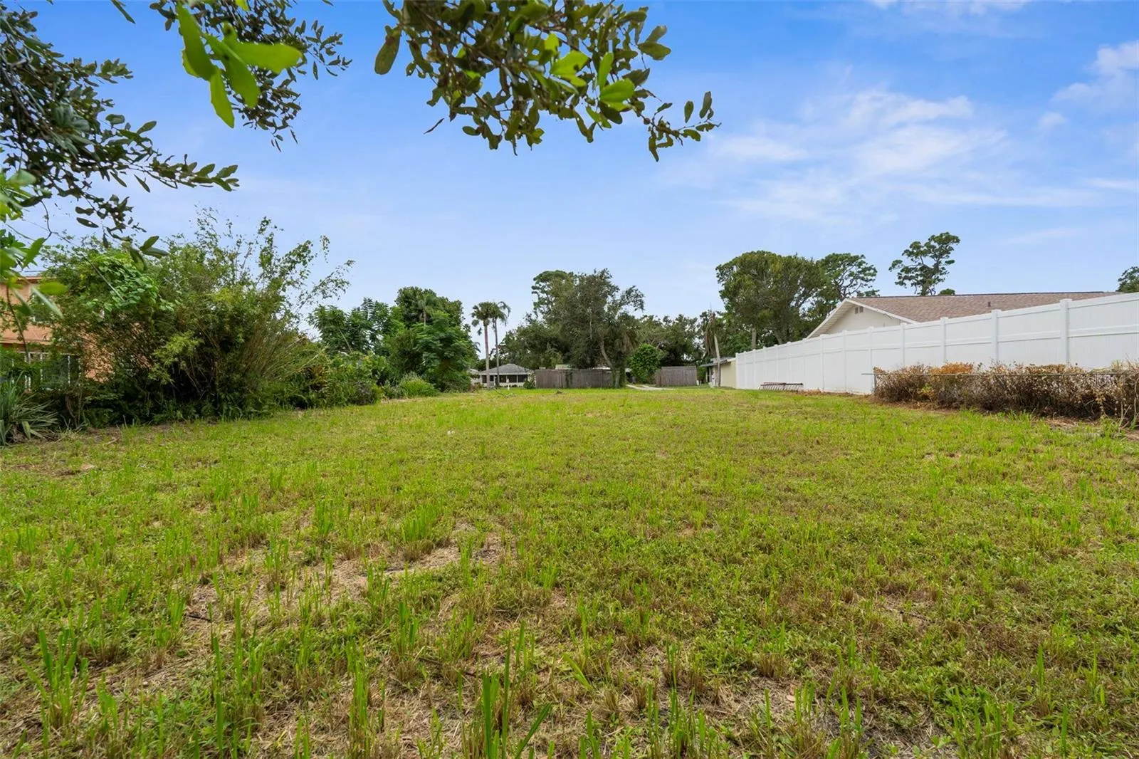 216 PAVONIA RD