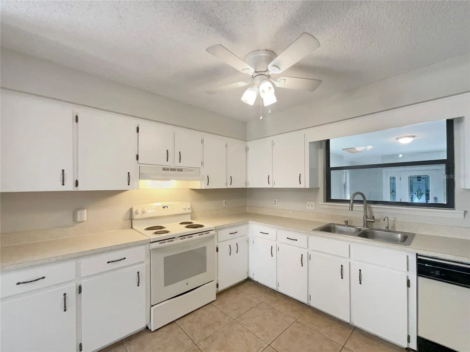 120 E POINSETTIA ST