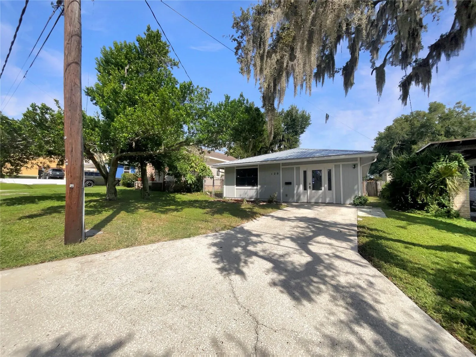 120 E POINSETTIA ST