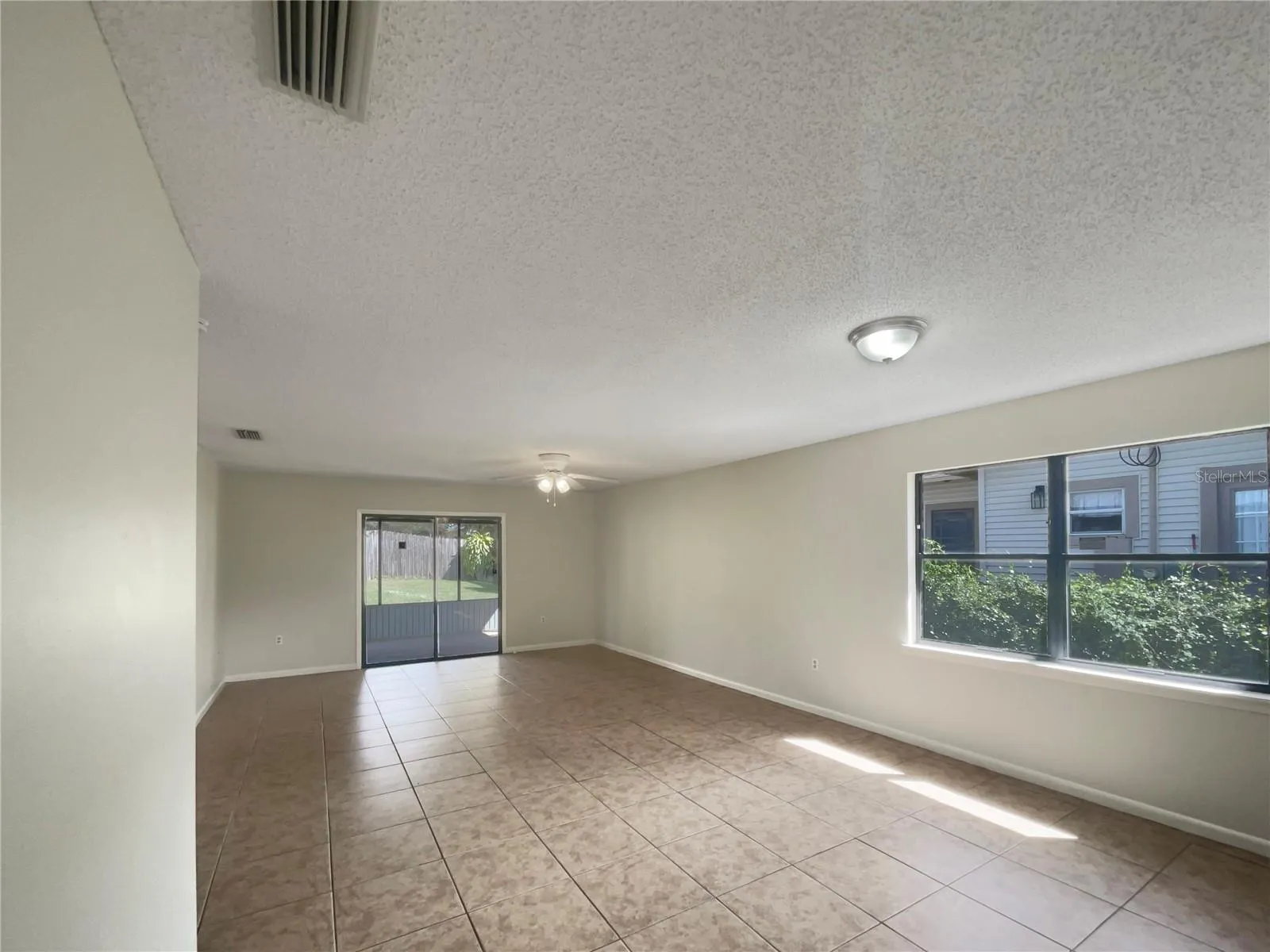 120 E POINSETTIA ST