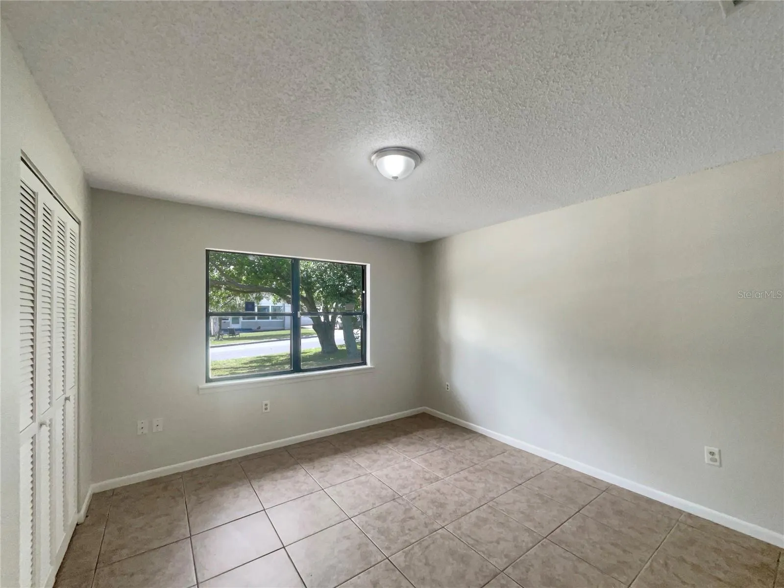 120 E POINSETTIA ST