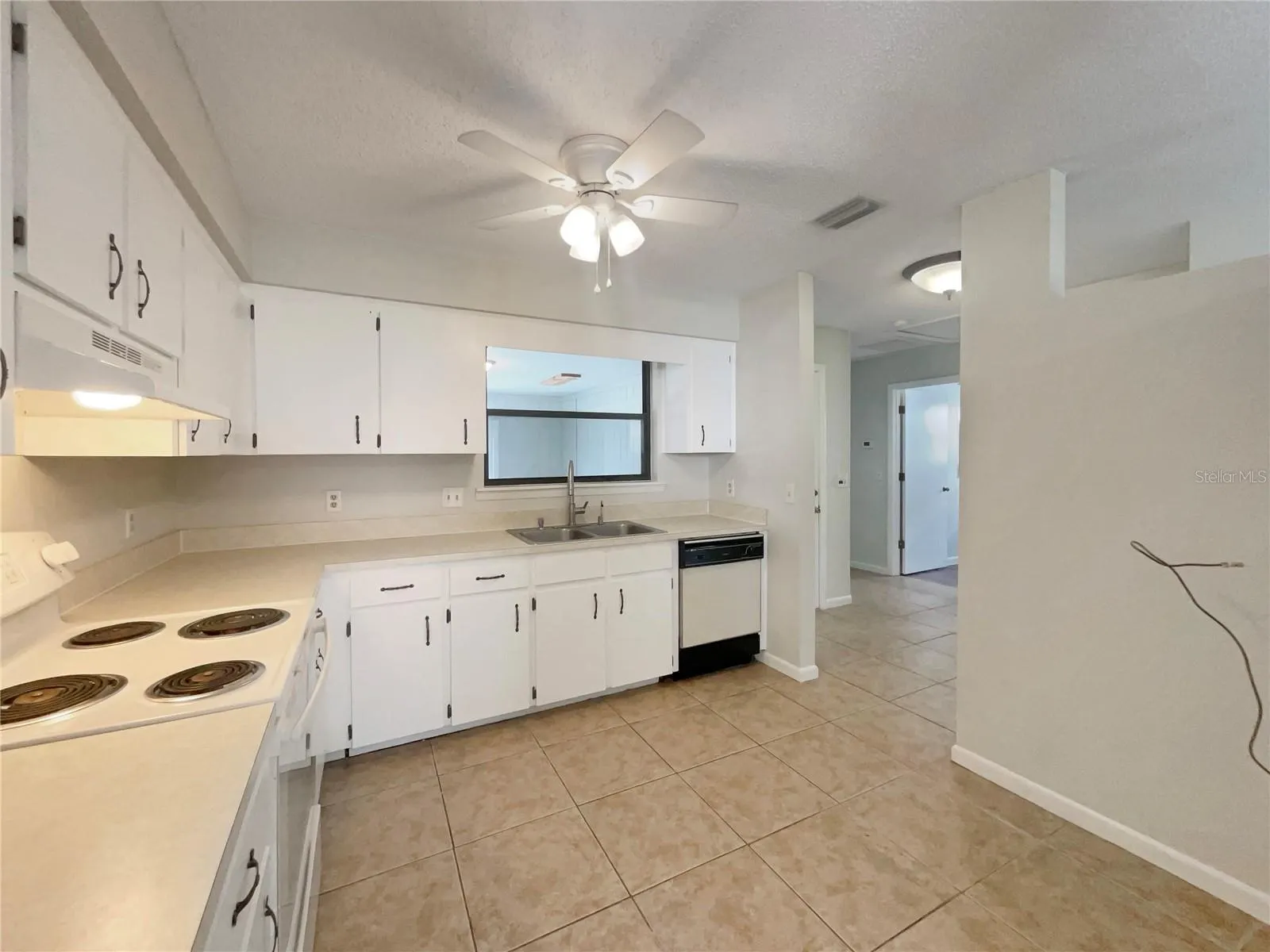 120 E POINSETTIA ST