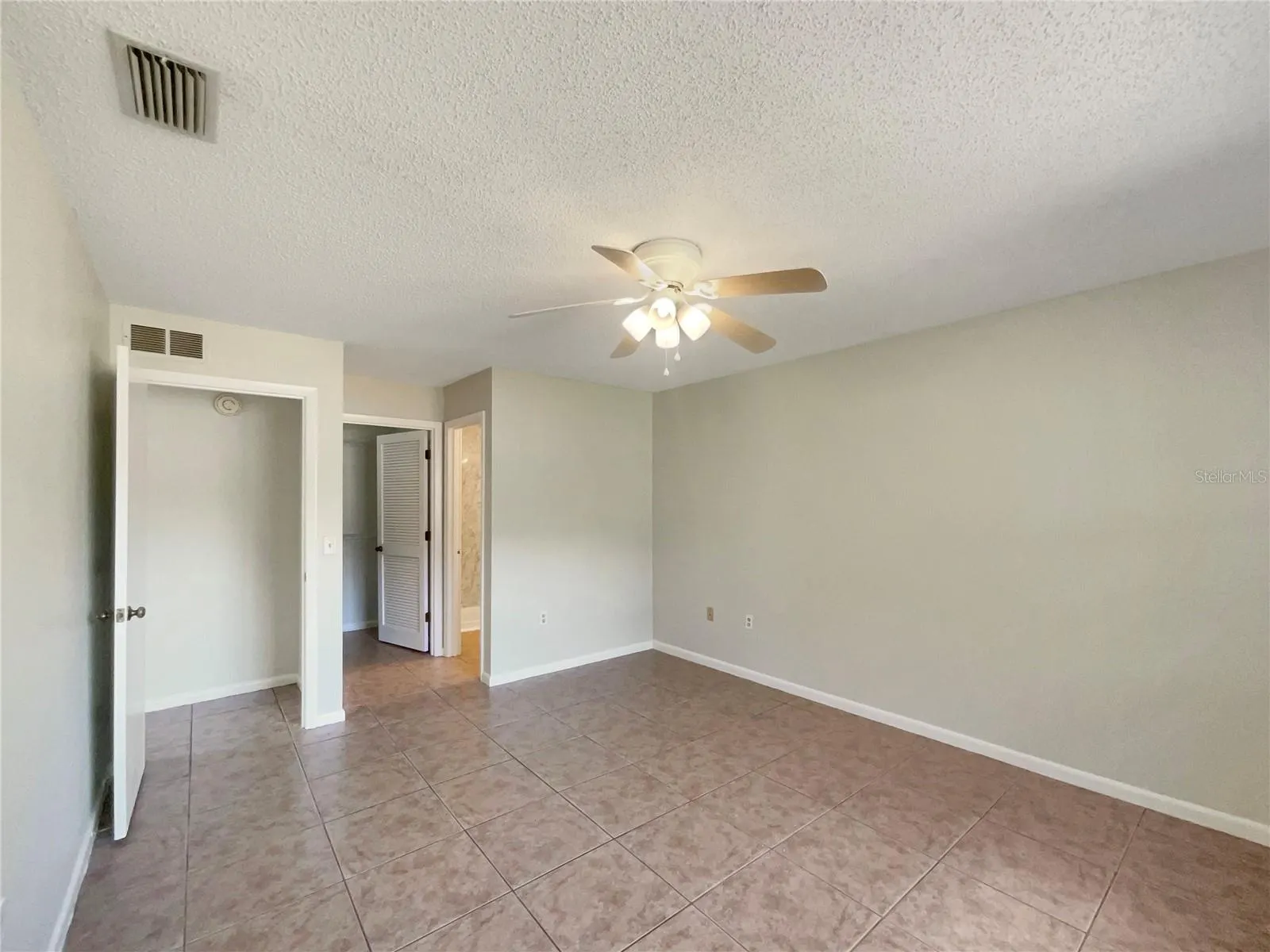 120 E POINSETTIA ST