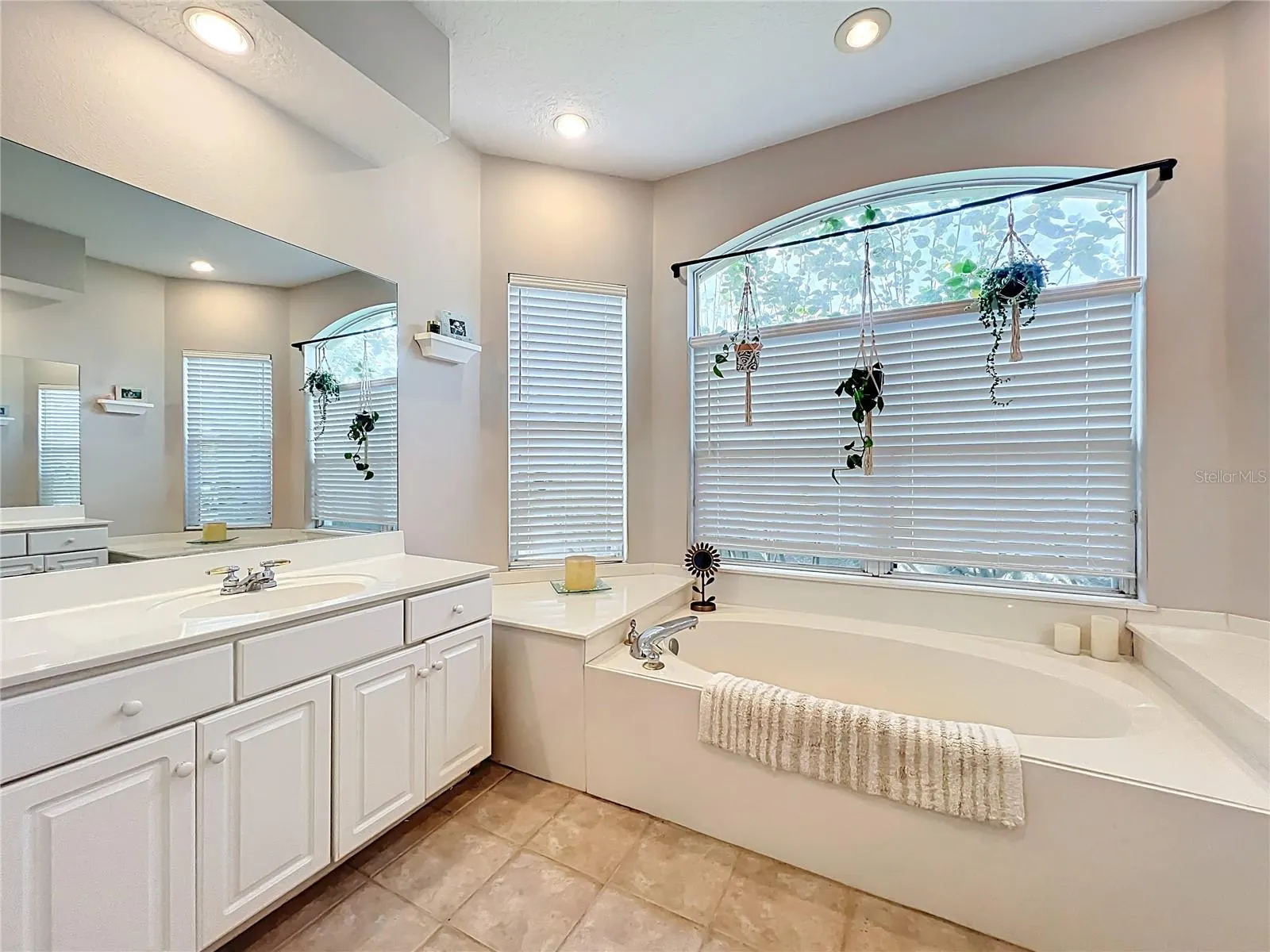 4552 LAKE CALABAY DR