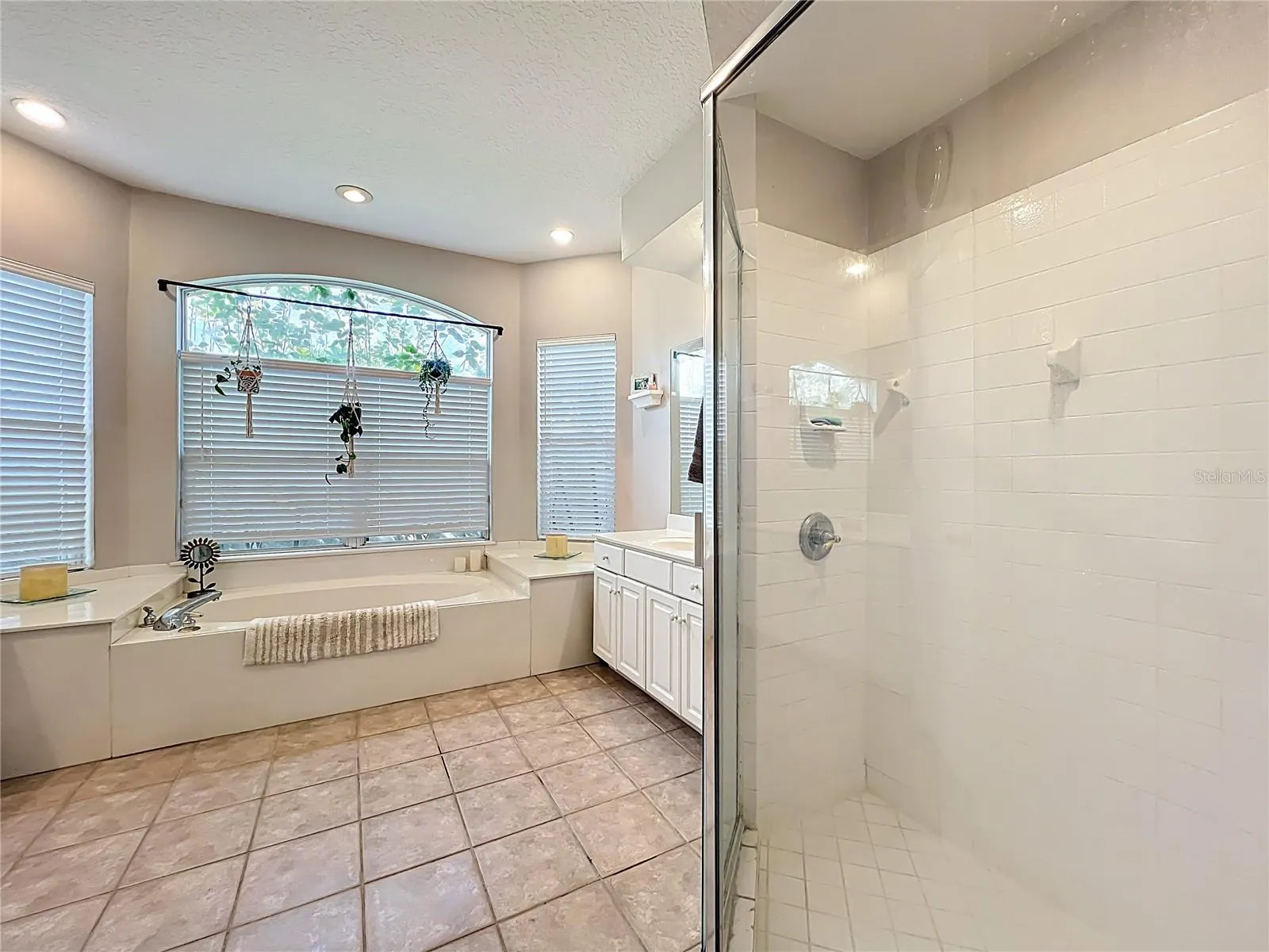 4552 LAKE CALABAY DR