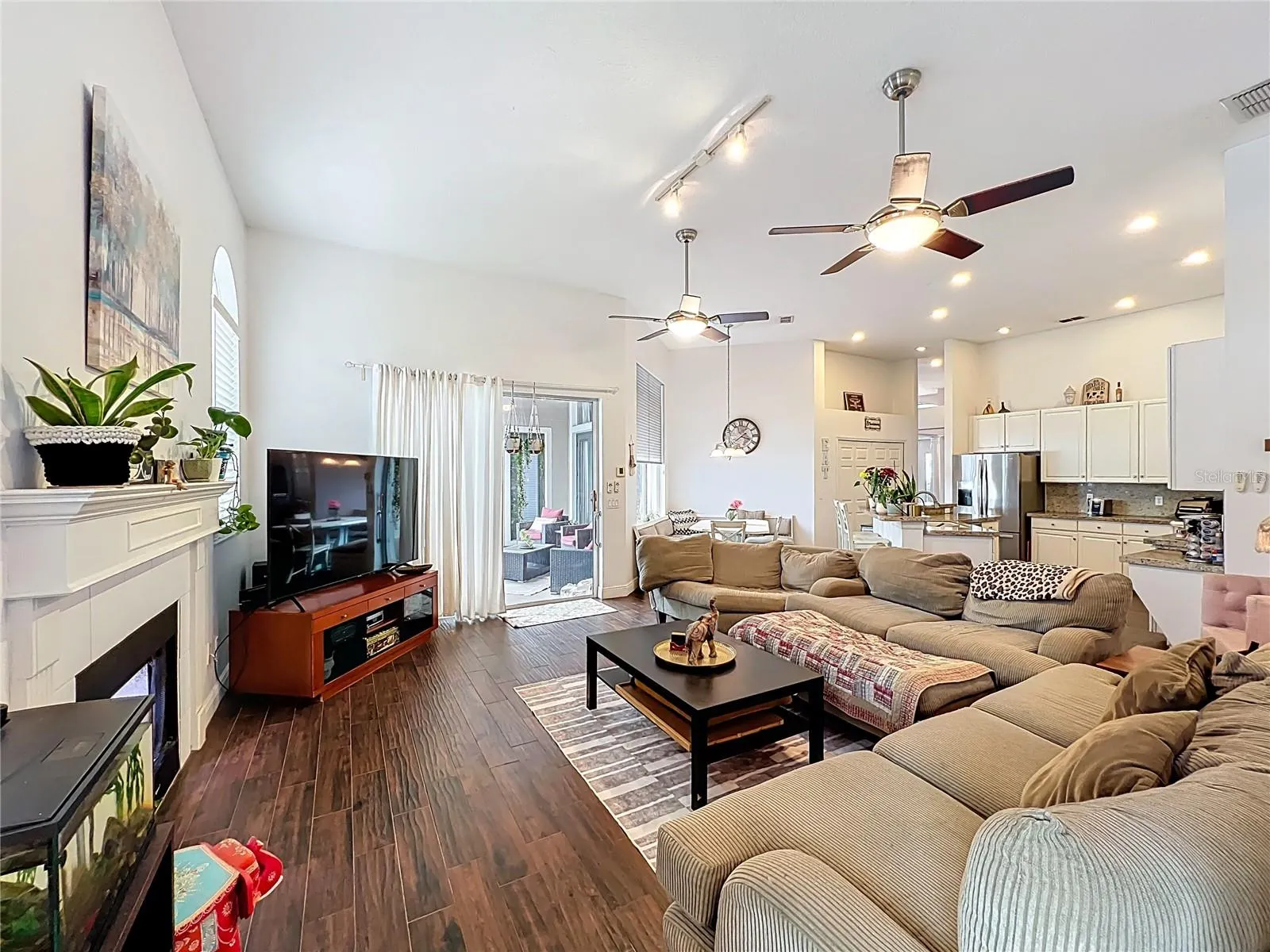 4552 LAKE CALABAY DR