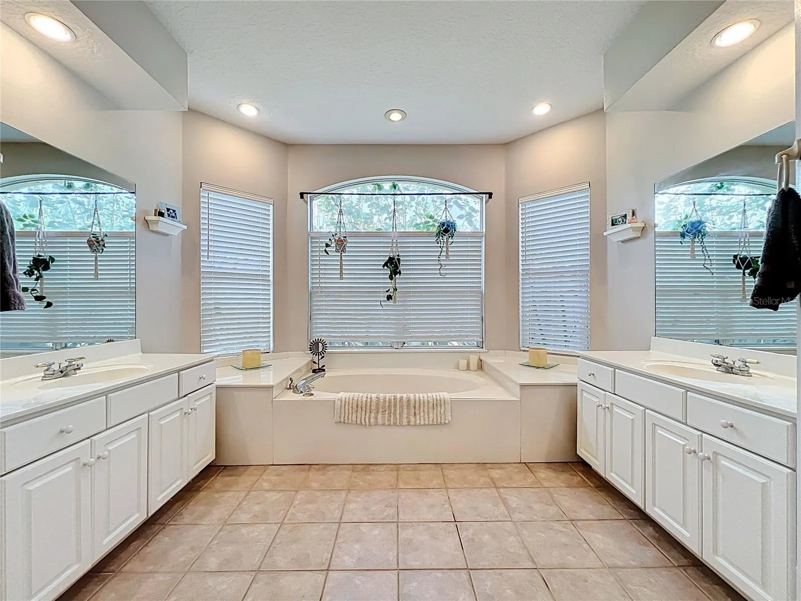 4552 LAKE CALABAY DR