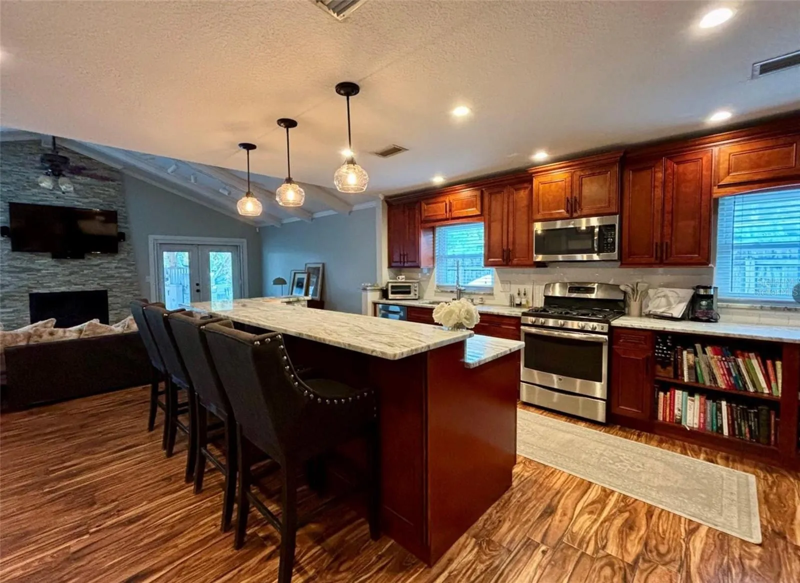 428 HARBOUR ISLAND RD