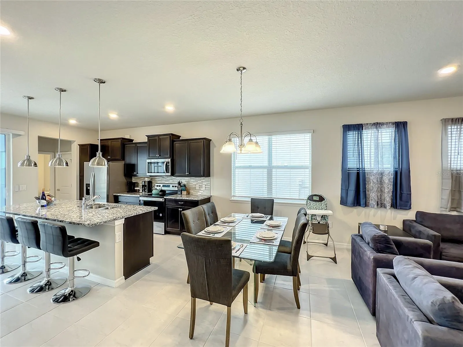 3341 LILAC WAY
