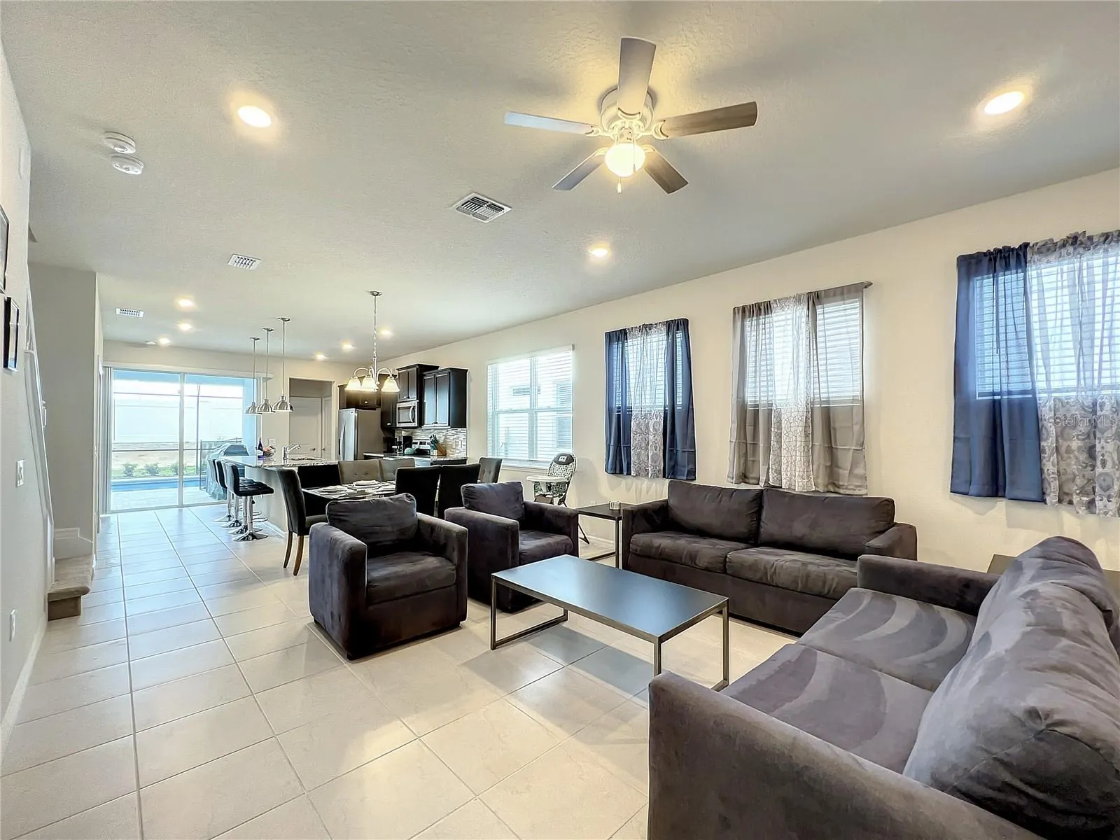 3341 LILAC WAY