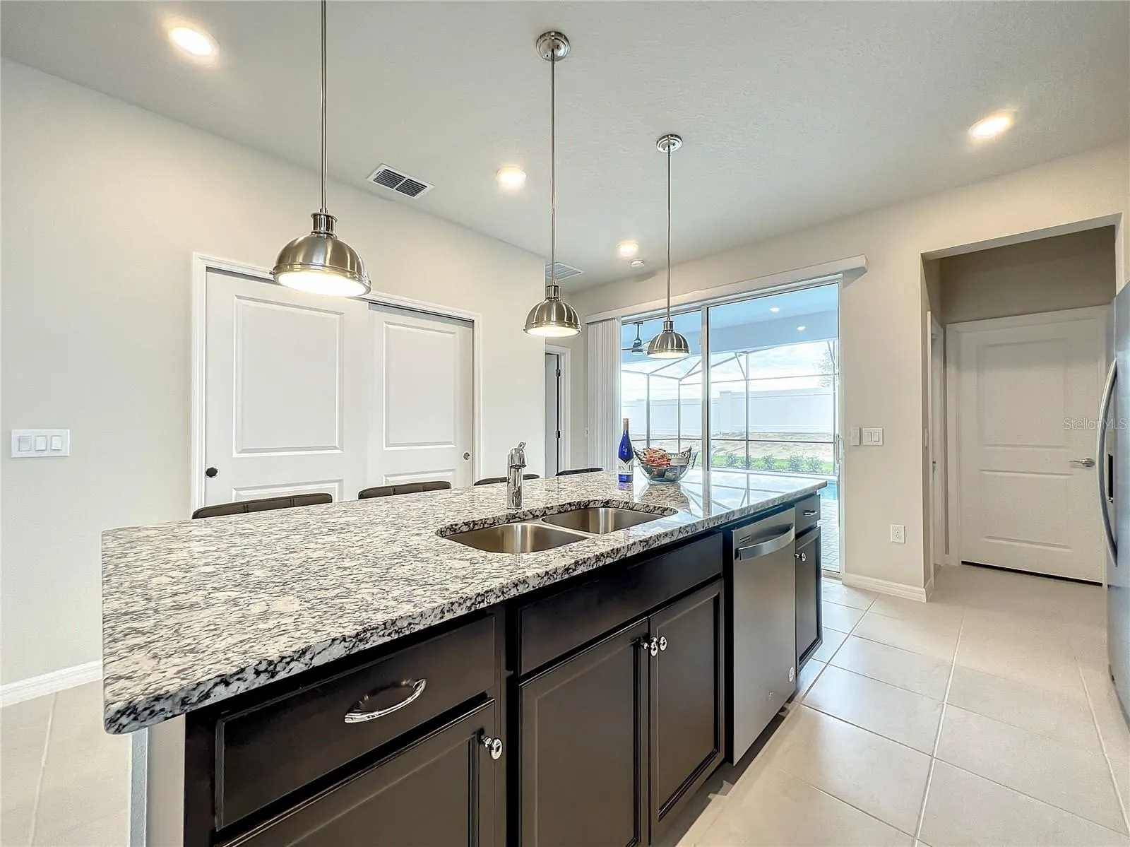 3341 LILAC WAY