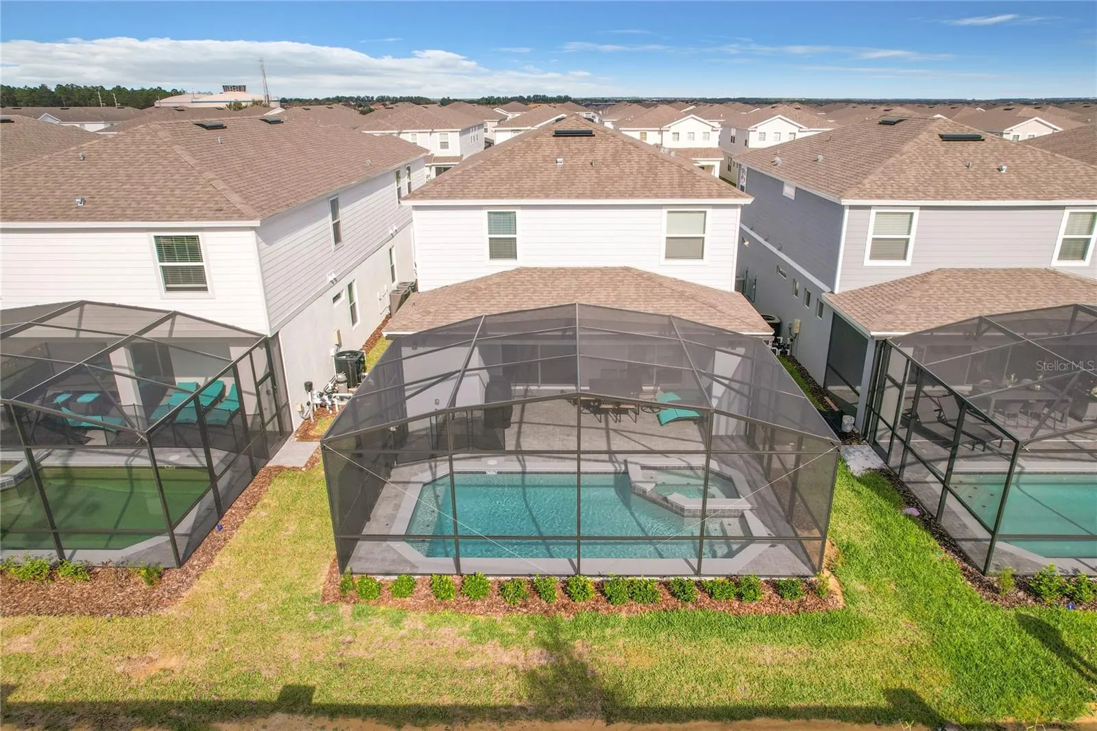 3341 LILAC WAY