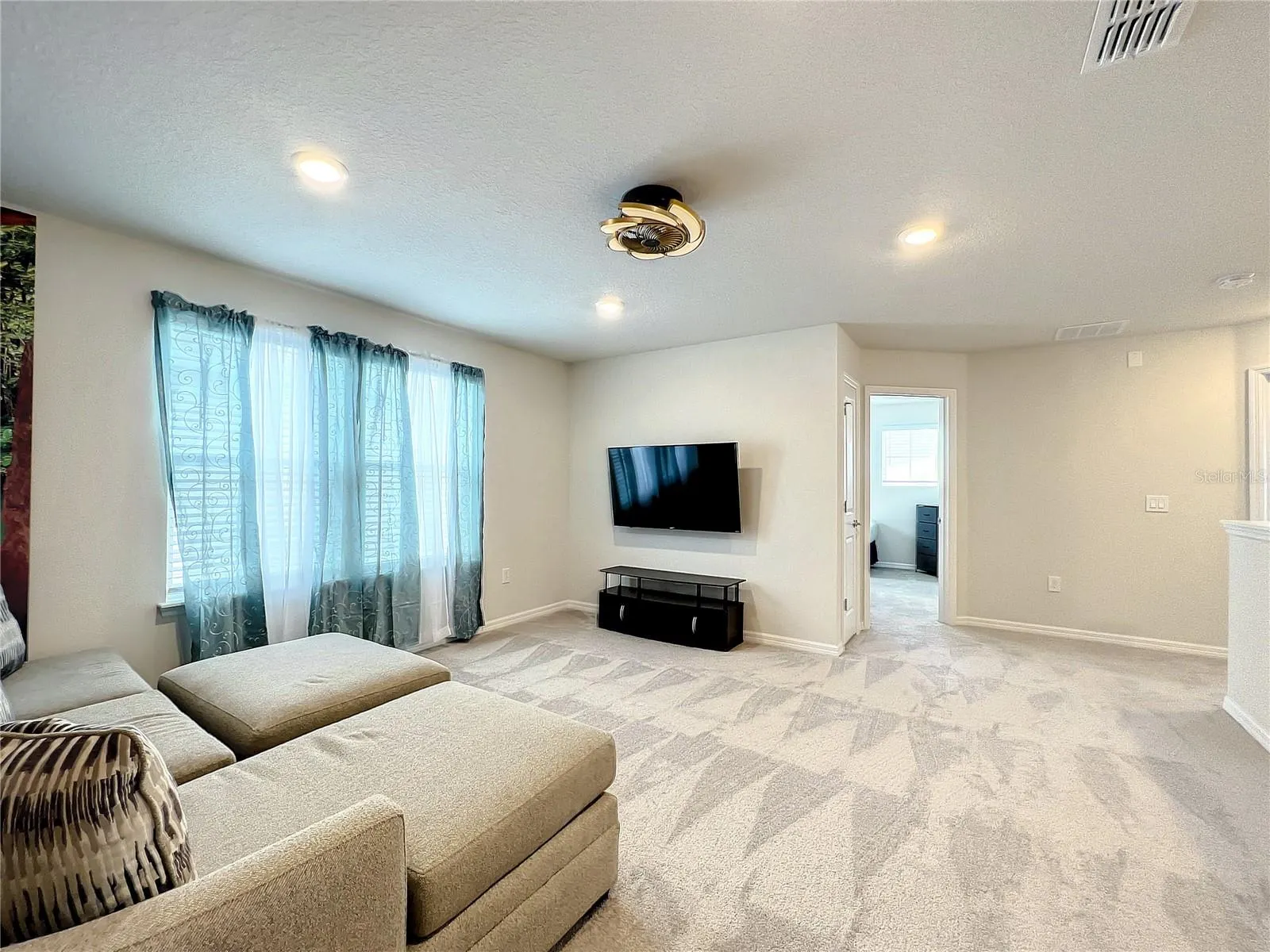 3341 LILAC WAY