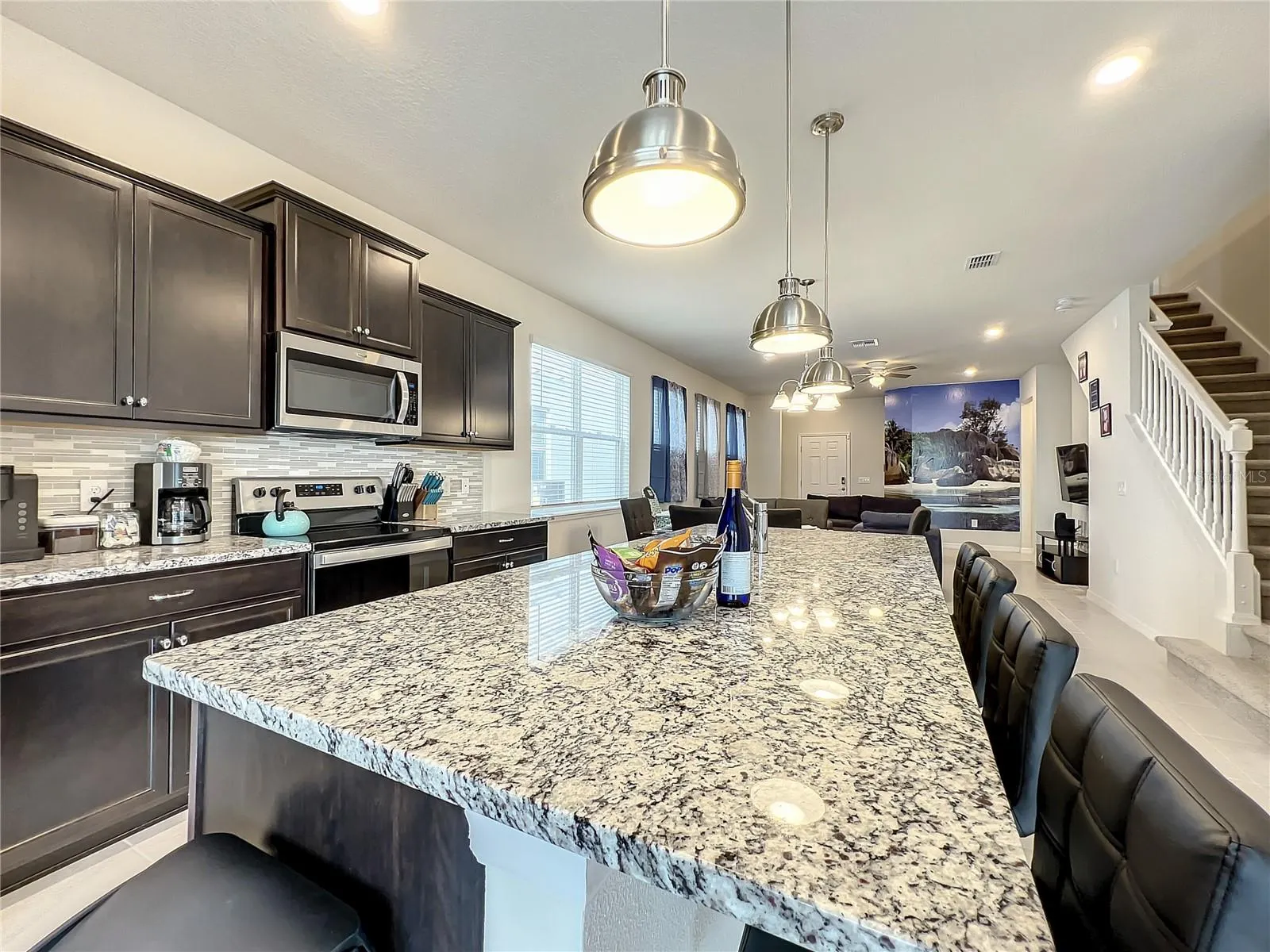3341 LILAC WAY
