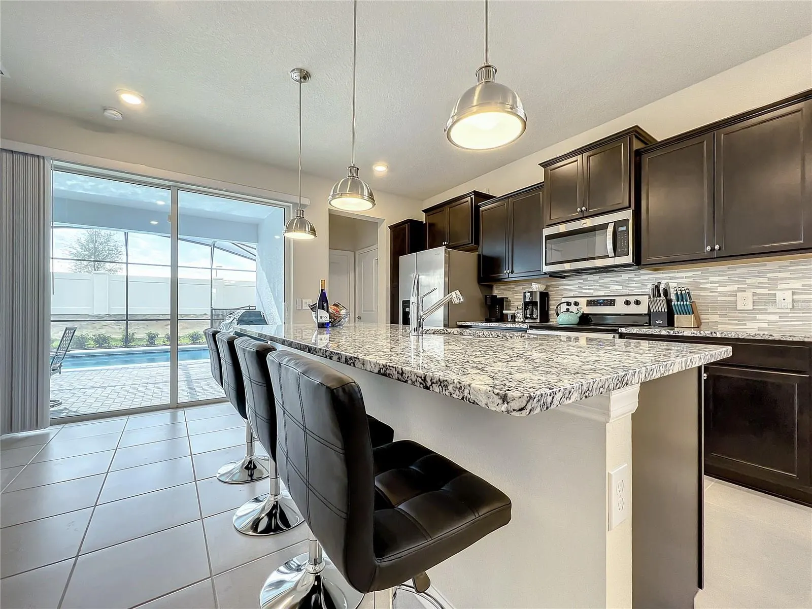 3341 LILAC WAY