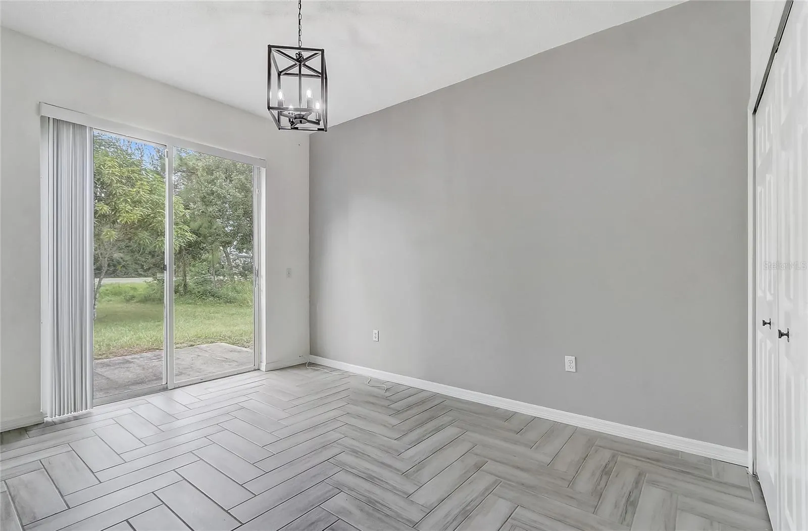 1023 EMBRUN CT