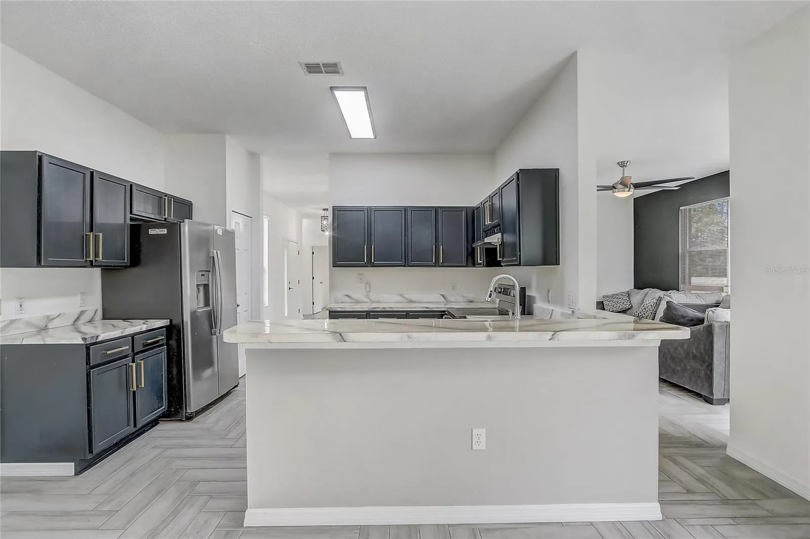 1023 EMBRUN CT