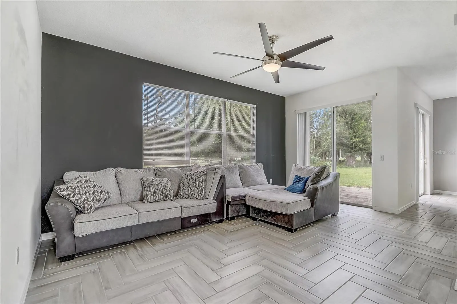 1023 EMBRUN CT