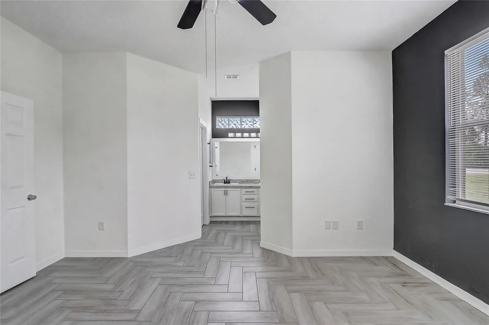 1023 EMBRUN CT