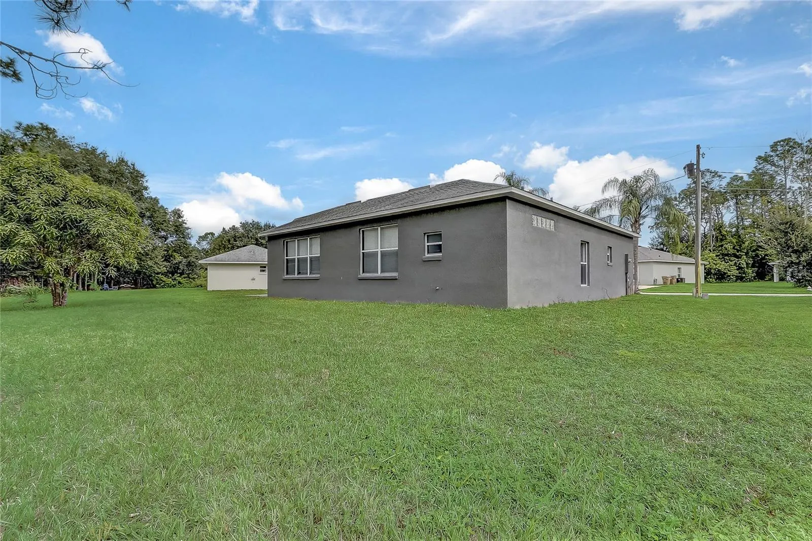 1023 EMBRUN CT