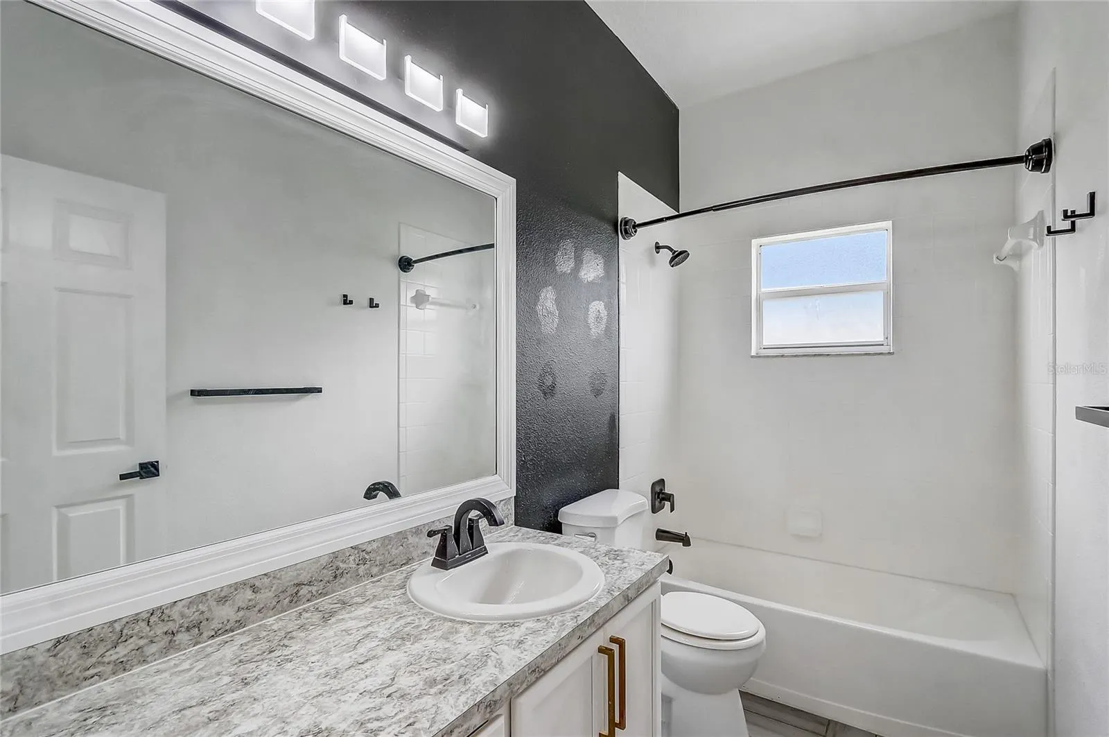 1023 EMBRUN CT